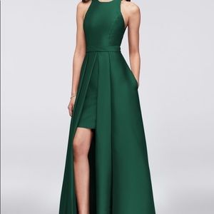 Brand new never used. Color is juniper green.